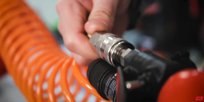 Подключаем шланг к компрессору FUBAG Подключаем-шланг-к-компрессору-FUBAG.jpg