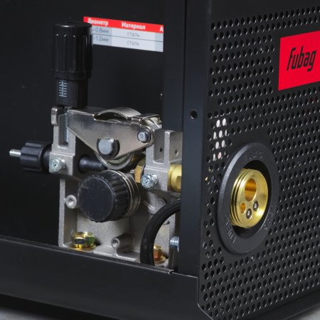 Полуавтомат сварочный инверторный FUBAG IRMIG 180 с горелкой FB 250 3 м в комплекте в Астрахани фото